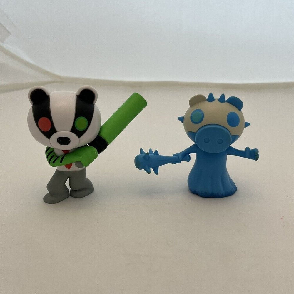2 Roblox Piggy Figures Series 2 Frostiggy Series 1 Badgy Figures Only